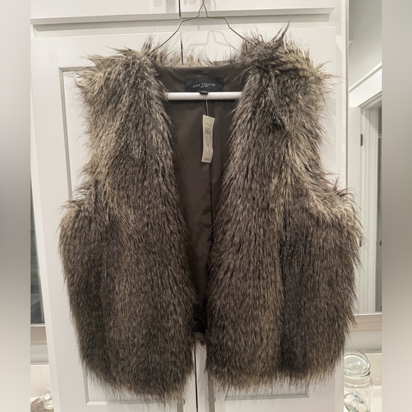 Ann Taylor vest - Picture 2 of 6